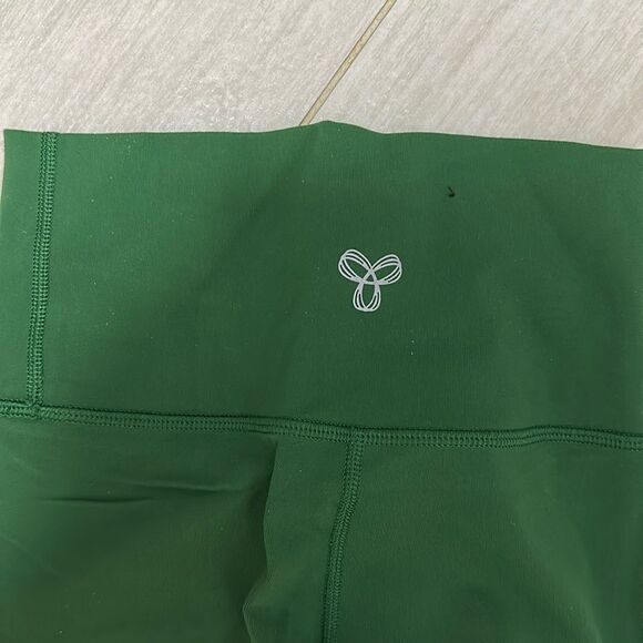 New Aritzia XS Green Leggings - Picture 5 of 5